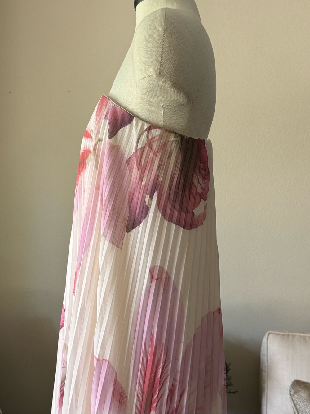 Drift Rose Pleated High-Low Maxi Dress By VICI - Picture 7 of 16